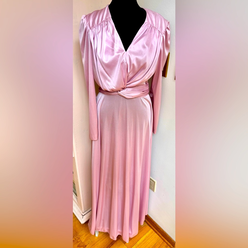 Vintage 1970s long shiny pink bridesmaids dress (12) runs small ILGWU